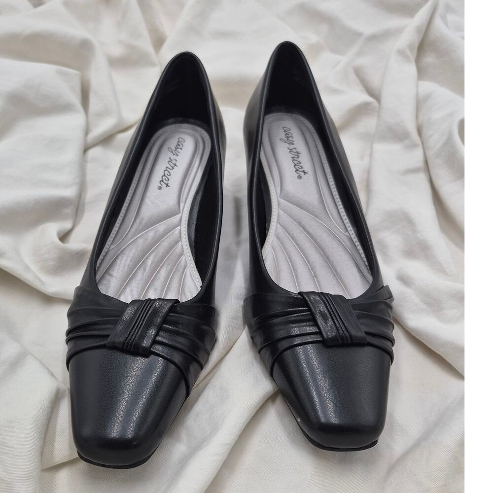 NEW Easy Street Waive Pumps low kitten heel twisted knot Black Womens Size 8.5 N